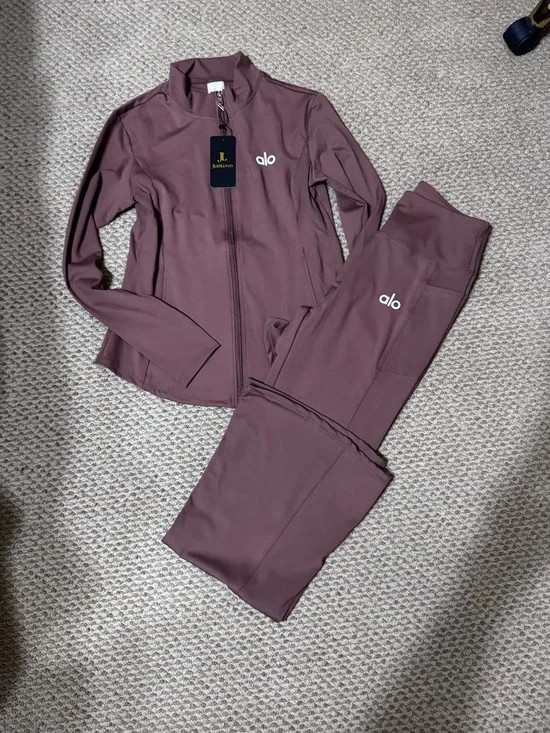 Mauve Activewear Set (Inspired) – 2 Piece Set - Picture 3 of 5